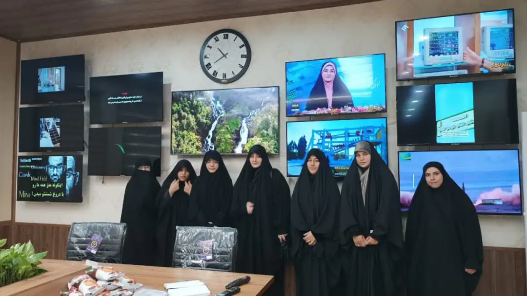 بازدید تشکل های خواهران در مشهد نمایشگاه نظمی نو ۱۲ تیر ماه