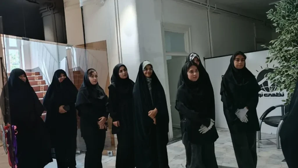 بازدید اعضای کانون آیه
