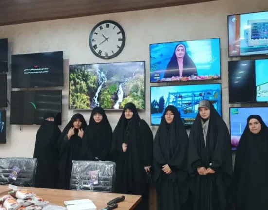 بازدید تشکل های خواهران در مشهد نمایشگاه نظمی نو ۱۲ تیر ماه